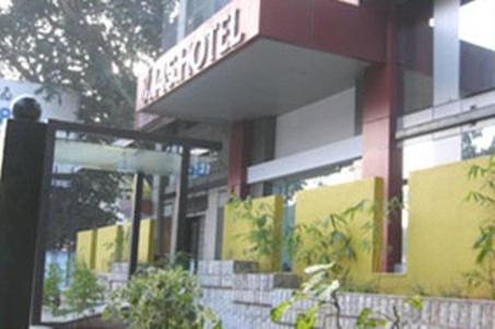 Istay Hotels Infantry Road Bangalore Bagian luar foto