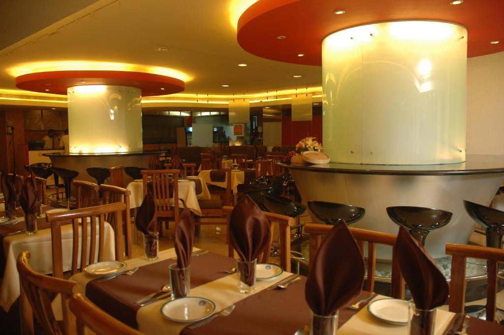 Istay Hotels Infantry Road Bangalore Bagian luar foto