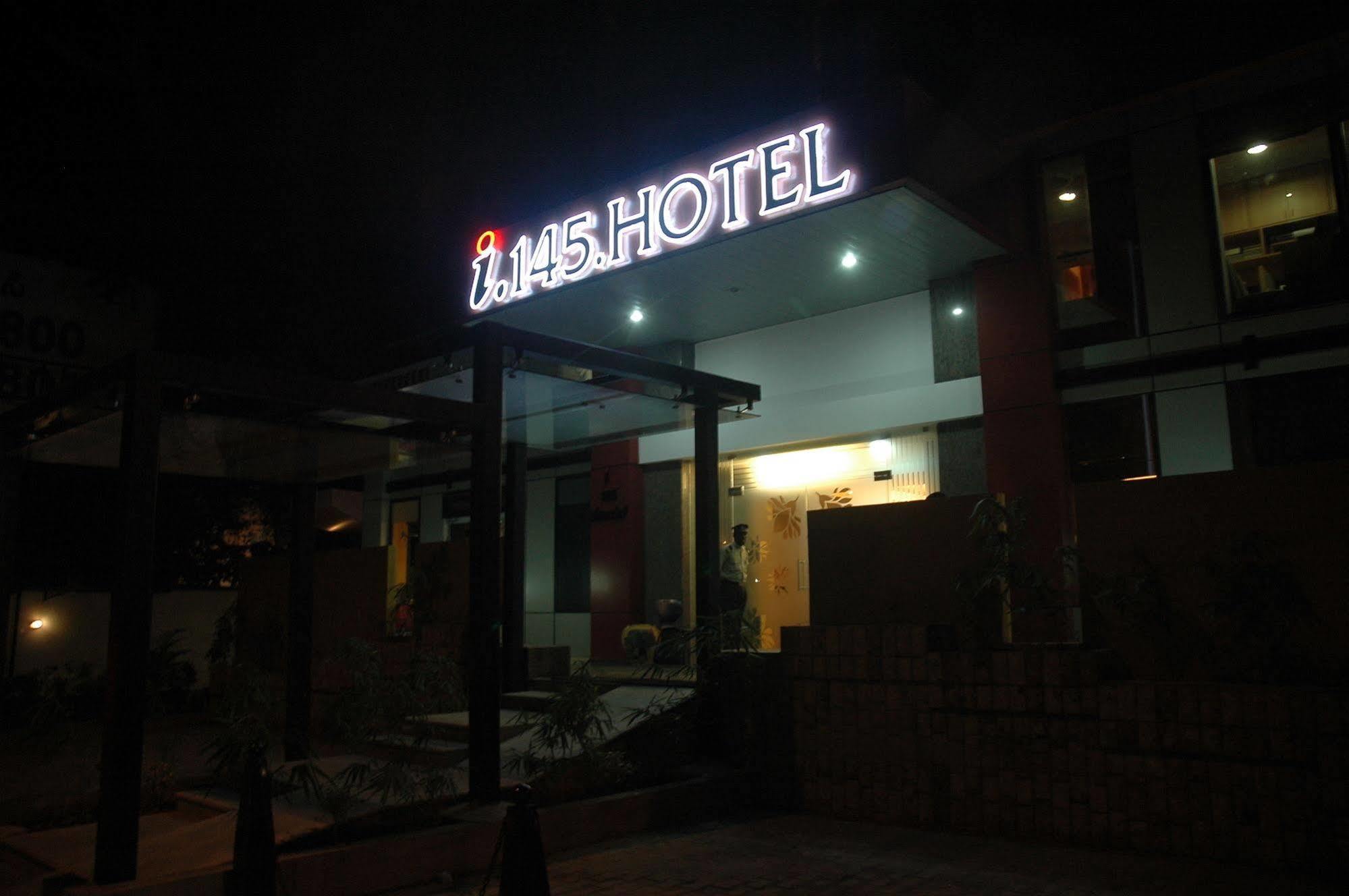 Istay Hotels Infantry Road Bangalore Bagian luar foto