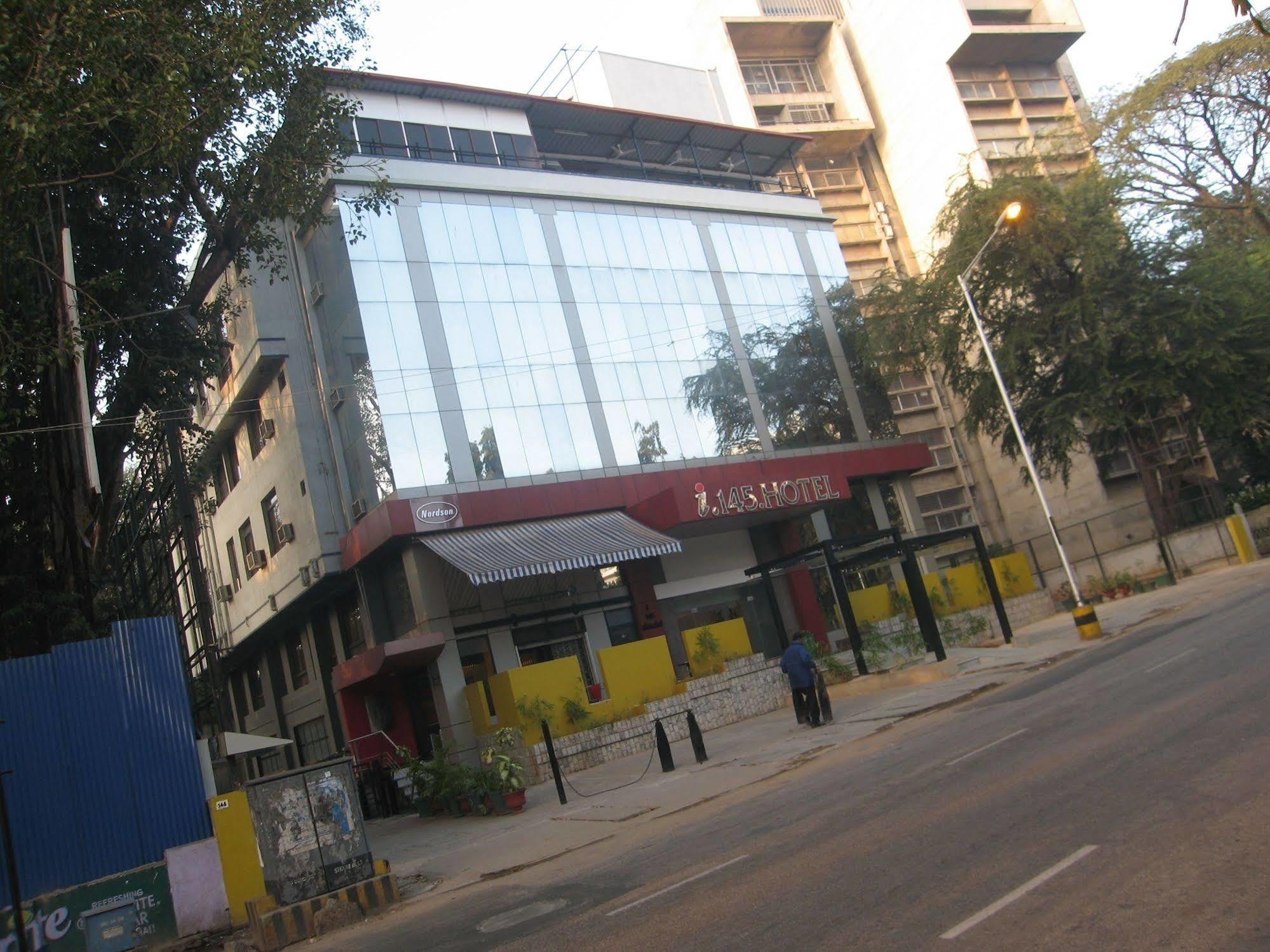 Istay Hotels Infantry Road Bangalore Bagian luar foto